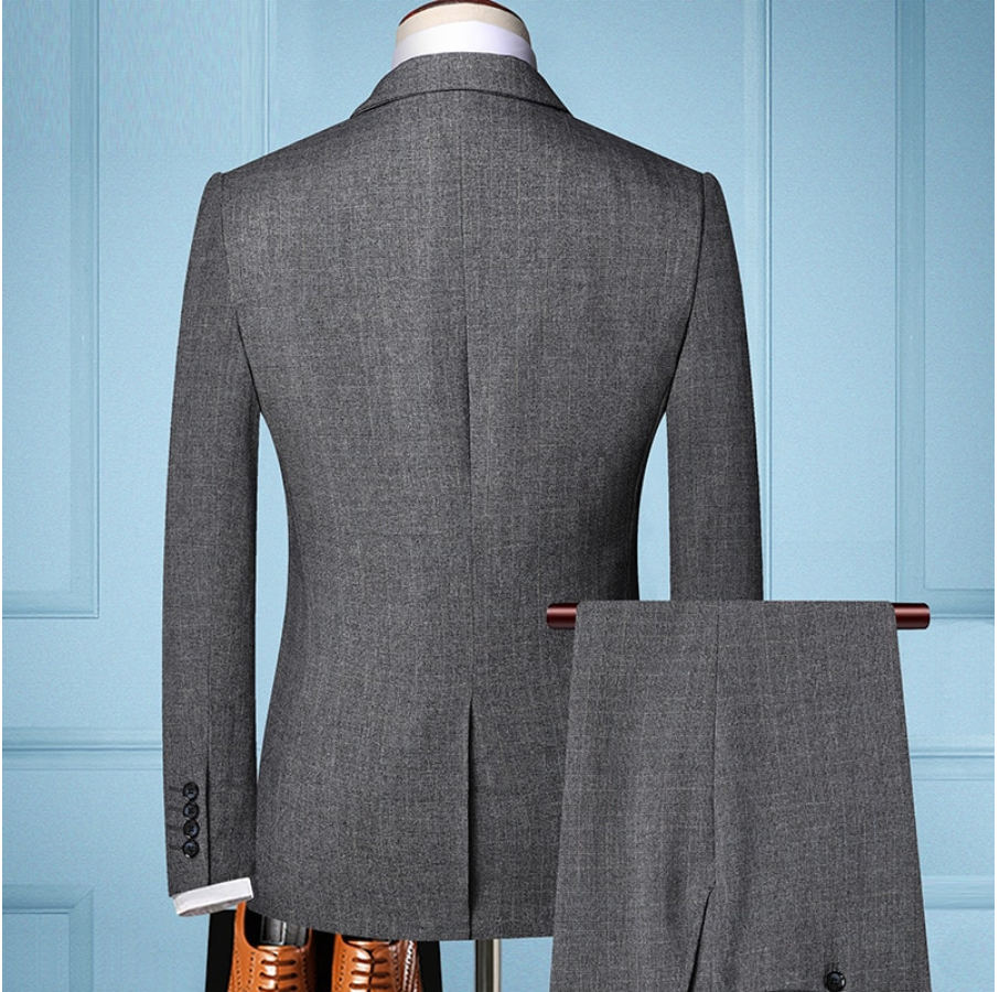 Darby™ | Timeless 3-Piece Suit for the Refined Modern Man