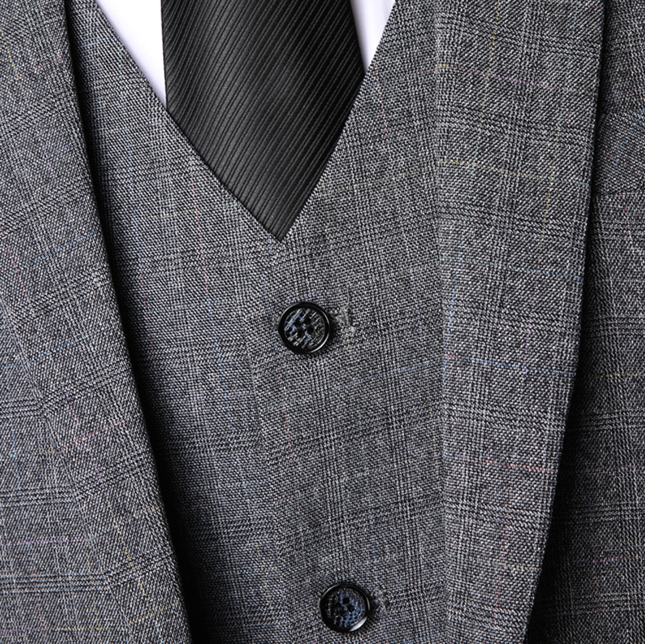 Darby™ | Timeless 3-Piece Suit for the Refined Modern Man